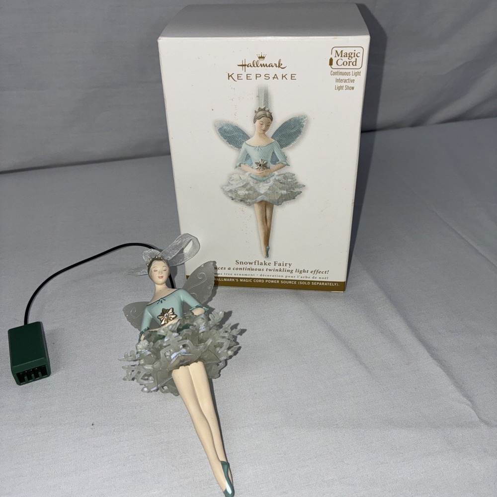 2012 Hallmark Keepsake Snowflake Fairy Ornament QXG4044 Magic Cord Light Up